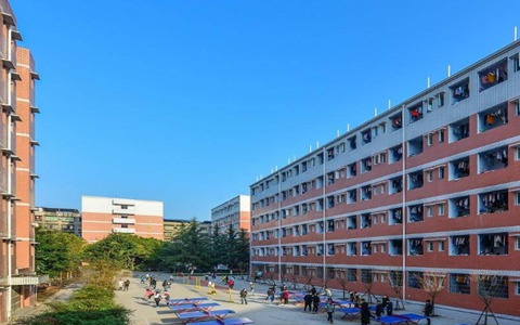 武漢助產(chǎn)學(xué)校2023招生計(jì)劃