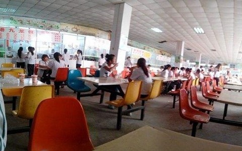 七臺(tái)河職業(yè)學(xué)院五年制大專有高鐵乘務(wù)專業(yè)嗎