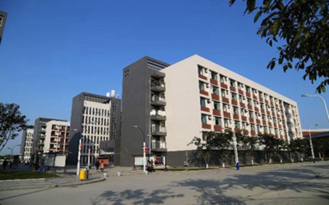 2023年成都電子信息學(xué)校招生對(duì)象及招生條件