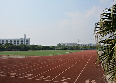 寧夏葡萄酒與防沙治沙職業(yè)技術(shù)學(xué)院?jiǎn)握杏兴巹I(yè)嗎