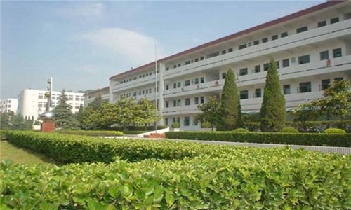 黃岡職業(yè)技術學院汽修一般學費多少錢