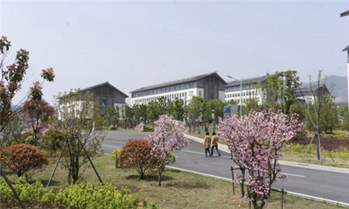 北京勁松職業(yè)高中2022年報(bào)名咨詢電話-怎么樣