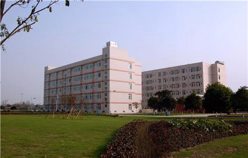陜西省商貿(mào)技工學(xué)校2023年招生電話怎么樣