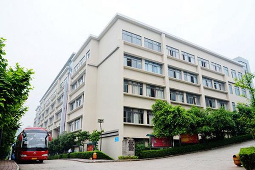 廈門的傳媒專業(yè)就業(yè)前景和方向好嗎，工資待遇怎么樣？