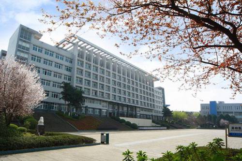 西安城建技師學(xué)院2023年報(bào)名咨詢電話怎么樣