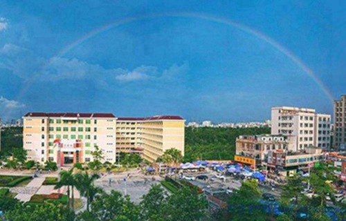 梧州輕工技工學(xué)校2025年報(bào)名需要滿足哪些條件