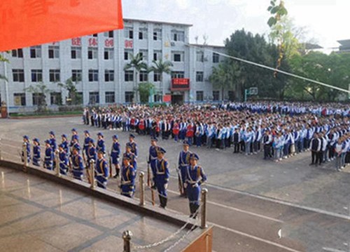 百色財(cái)經(jīng)職業(yè)技術(shù)學(xué)校2025年報(bào)名條件是什么